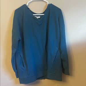 Avenue Teal V-Neck Sweatshirt (Bin W)